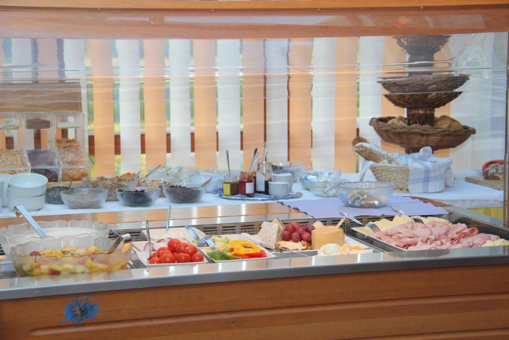 Simon - Hotel & Cafe باد تاتزماندورف المظهر الخارجي الصورة